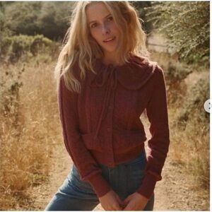 Women's Cable Knit Sweater - Burgundy